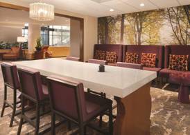 Hilton East Brunswick Hotel & Executive Meeting Center 4