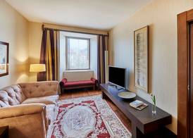 NH Collection Palacio de Burgos 4