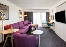 Crowne Plaza MILWAUKEE AIRPORT by IHG 4