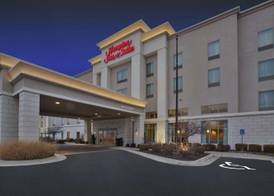 Hampton Inn & Suites Wichita-Northeast 2