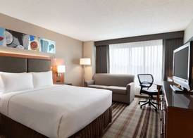 Crowne Plaza AUBURN HILLS by IHG 4