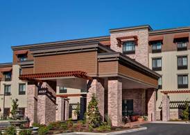 Hampton Inn & Suites Astoria 3