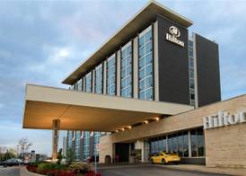 Hilton Toronto Airport Hotel & Suites 2