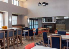 Hampton Inn & Suites Riverton 2
