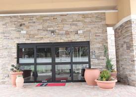 Hampton Inn & Suites Dallas Market Center 2