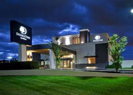 DoubleTree by Hilton St. Louis Airport 2