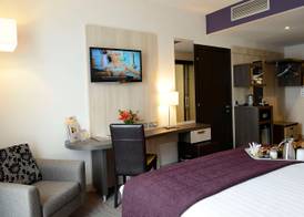 Kyriad Prestige Lyon Est - Saint Priest Eurexpo Hotel and SPA 2