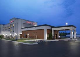 Hampton Inn Magnolia 2