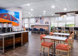 Hampton Inn Auburn 4