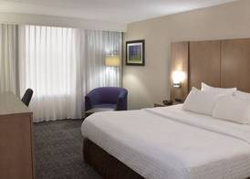 Crowne Plaza CLEVELAND AIRPORT by IHG 2