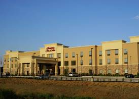 Hampton Inn & Suites Center 3