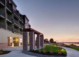 Hampton Inn & Suites Astoria 4