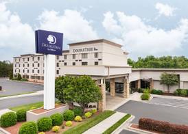 DoubleTree by Hilton Greensboro Airport 2