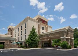 Hampton Inn Bermuda Run / Advance 2