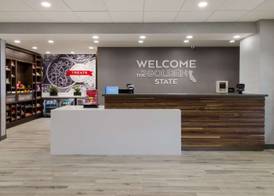 Hampton Inn Concord 4