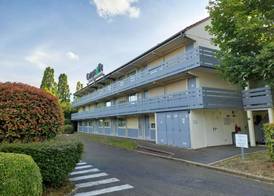 Campanile Versailles Buc 3