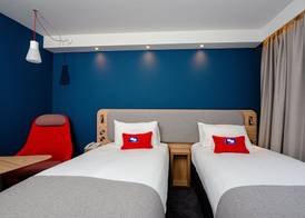 Holiday Inn Express CANTERBURY by IHG 3