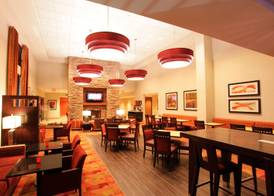 Hampton Inn & Suites Phoenix Chandler-Fashion Center AZ 3
