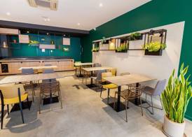Ibis Pau Centre 3