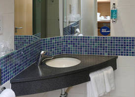 Holiday Inn Express LEEDS CITY CENTRE - ARMOURIES by IHG 4