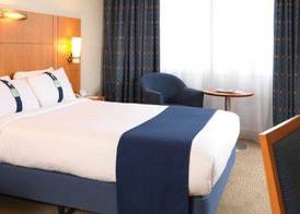 Holiday Inn LONDON - GATWICK AIRPORT by IHG 5