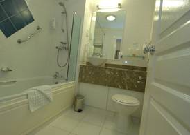 Holiday Inn MANCHESTER - WEST by IHG 3
