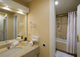 Holiday Inn NAPLES by IHG 4
