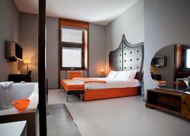 Orange Hotel 2