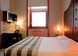Orange Hotel 3