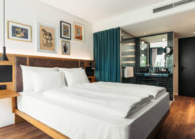 Hotel Schani UNO City 4