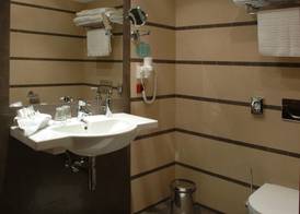 EA Hotel Downtown 4