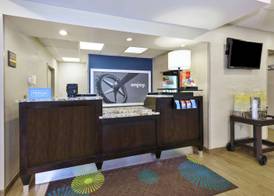Hampton Inn Clinton 5