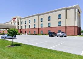 Hampton Inn Clinton, IA 3