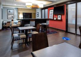 Hampton Inn Columbia, TN 3