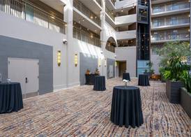 Embassy Suites by Hilton Seattle Bellevue 4