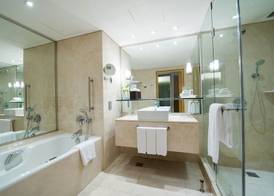 Holiday Inn BANGKOK SILOM by IHG 4