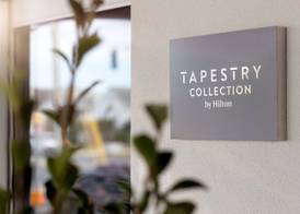 Fenwick Shores, Tapestry Collection by Hilton 3