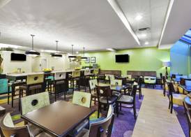 Hampton Inn Clinton 4
