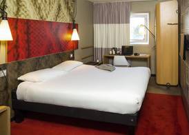 Ibis Sheffield City 5
