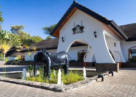 Fairmont Mount Kenya Safari Club 2