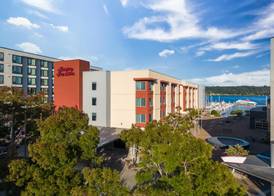 Hampton Inn & Suites Bremerton 4