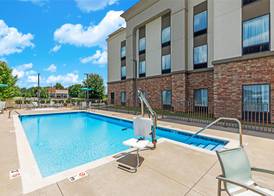 Hampton Inn & Suites Lonoke 5