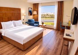 Golden Tulip Muscat 4