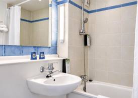 Kyriad Tarbes Bastillac 4