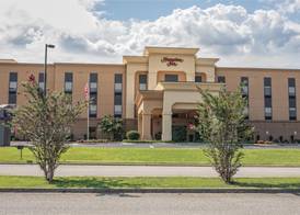 Hampton Inn Winfield 3