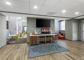 Hampton Inn & Suites Atlanta Airport West/Camp Creek Pkwy 5