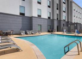 Hampton Inn Cotulla 5