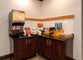 Hampton Inn Buffalo-South/I-90 4