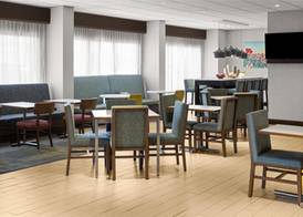 Hampton Inn Dover 5
