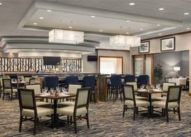 DoubleTree by Hilton Pittsburgh-Green Tree 5